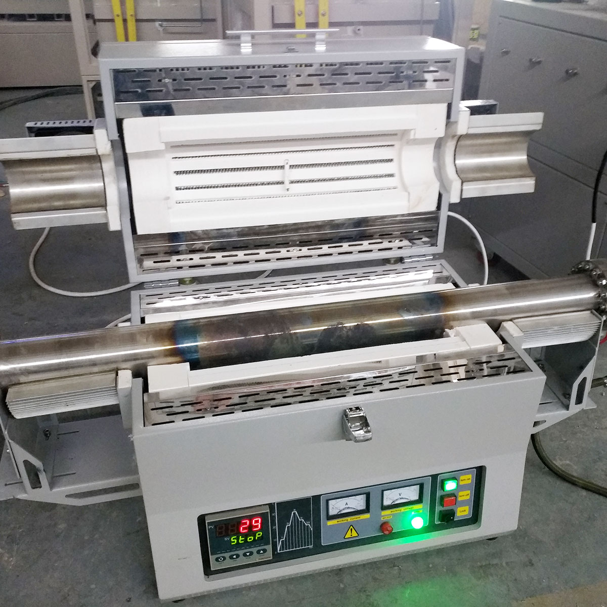 The use and characteristics of tube atmosphere furnace